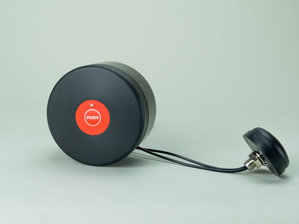 Draadloze iotta-temperatuursensor met losse meetprobe aan een kabel, voor plaatsing in een koeling of vriezer